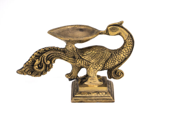 Lâmpada Diya em Bronze Índia com Pavão 17,5 cm - Imagem 3