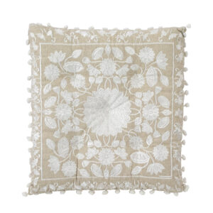 Almofada linha Branca com padrão Floral 38 cm