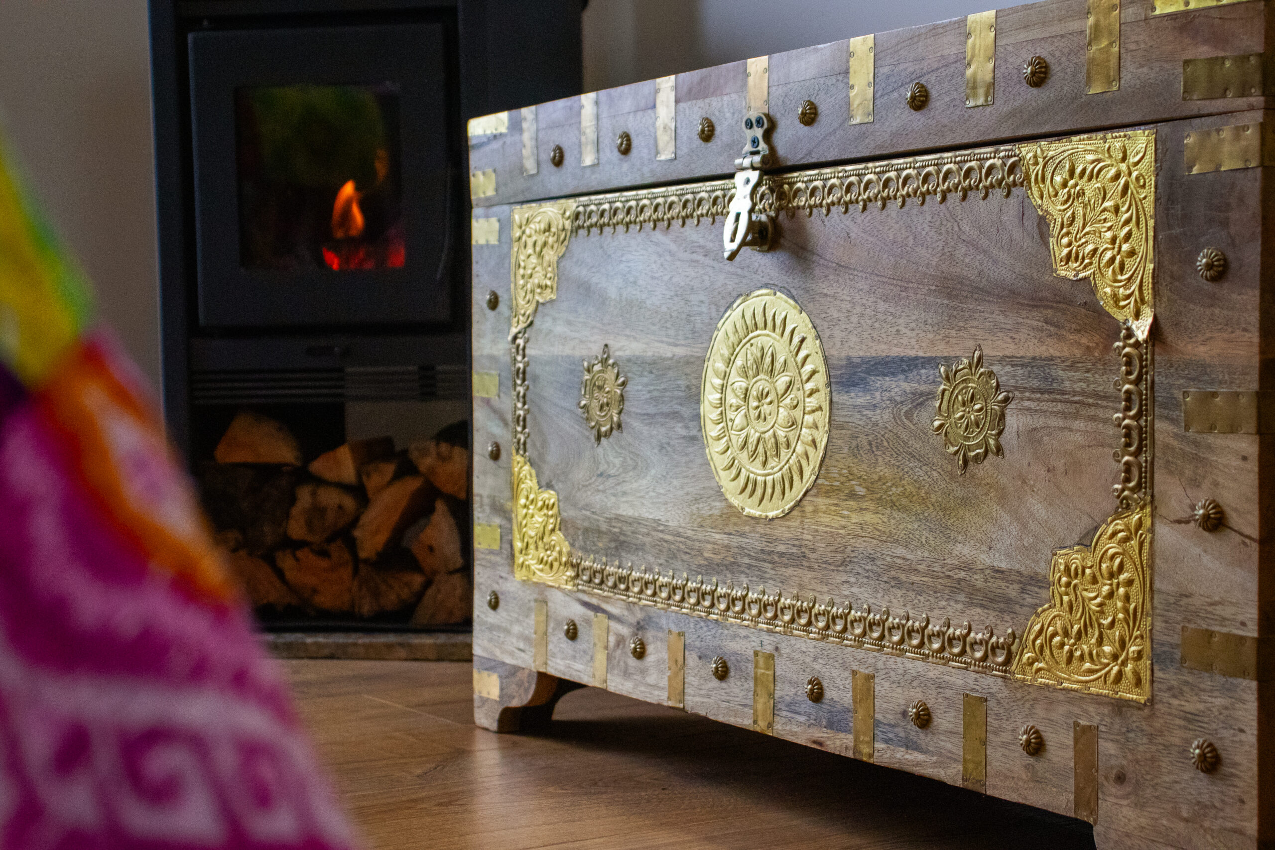 Baú Marrom e Dourado 78 cm - Imagem 2