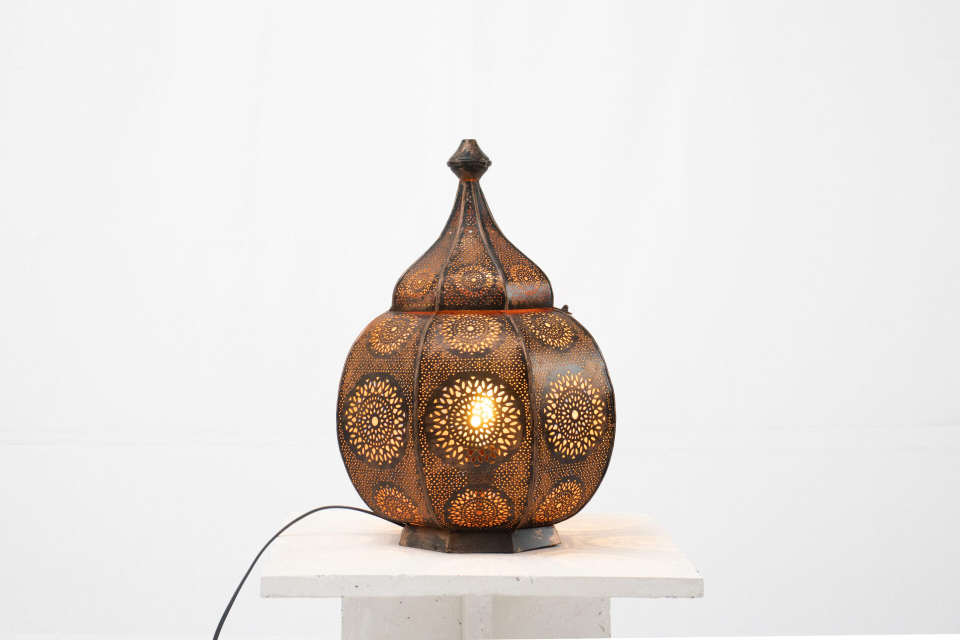 Abajur Rosé com Laranja em Ferro 45 cm