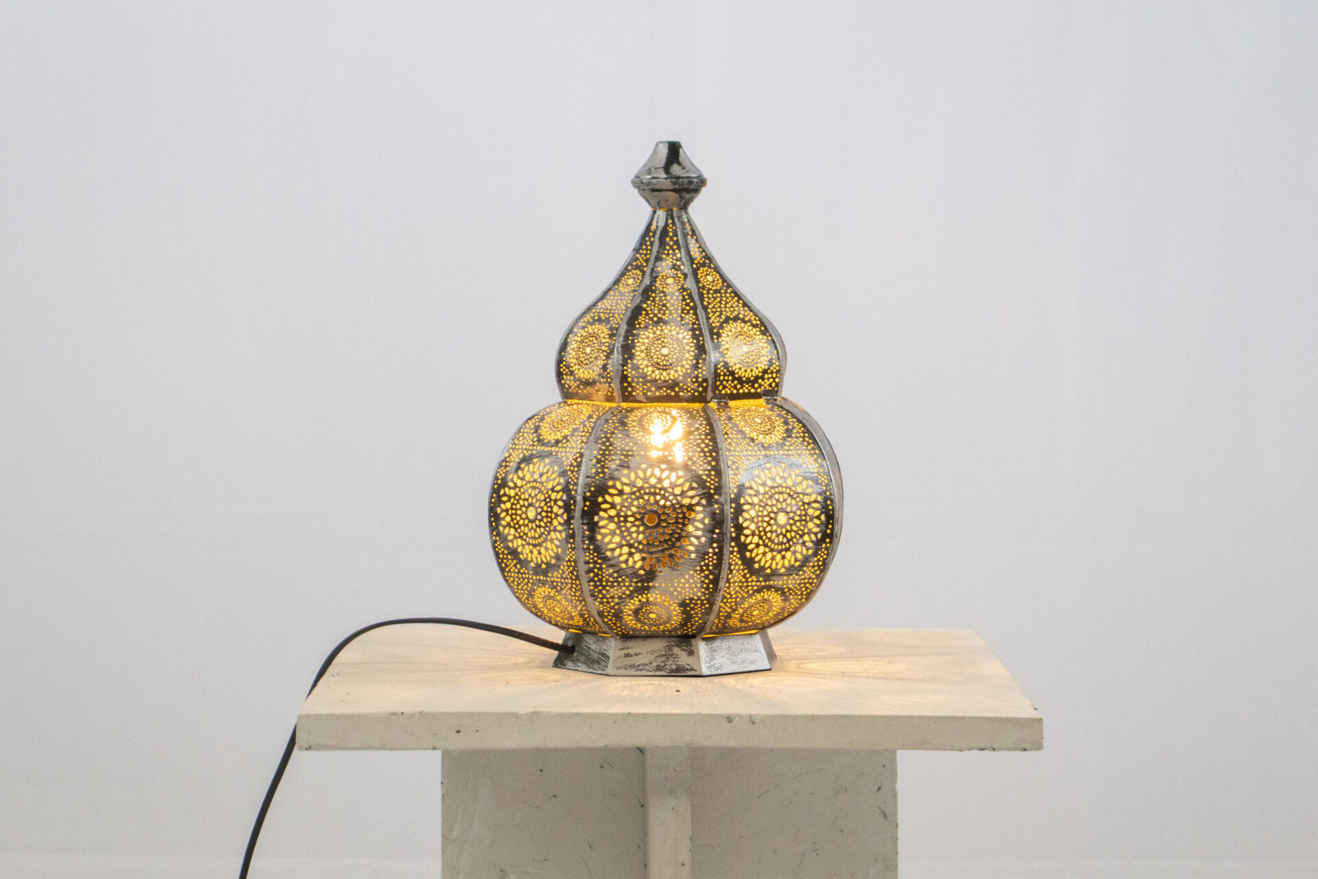 Abajur Prata com Amarelo em Ferro 36 cm