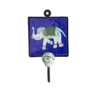 Gancho com Elefante Azul e Verde Claro 17 cm